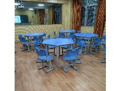 现代学生课桌椅与杂木课桌椅的区别